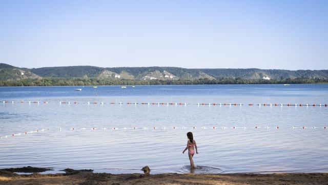 Plage du lac des Deux Amants de la base des loisirs de Léry-Poses - Eure